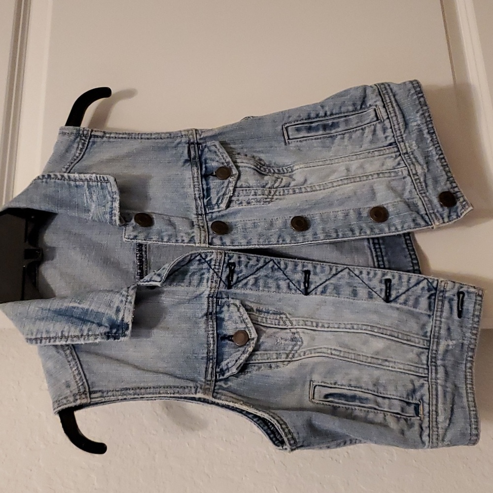 American Eagle vest